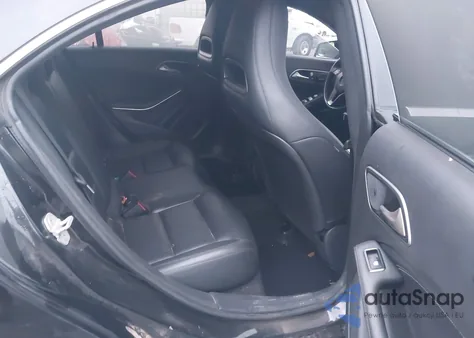 2014 Mercedes-Benz Cla 250 4Matic z USA, uszkodzony, nr VIN WDDSJ4GB2EN110178